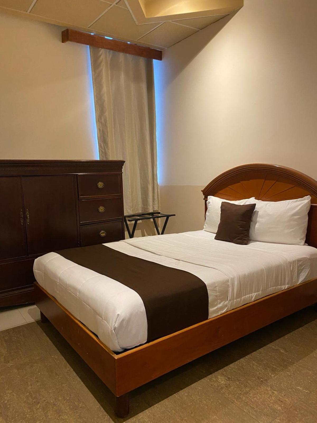 El Regio Hotel Monterrey Exterior photo