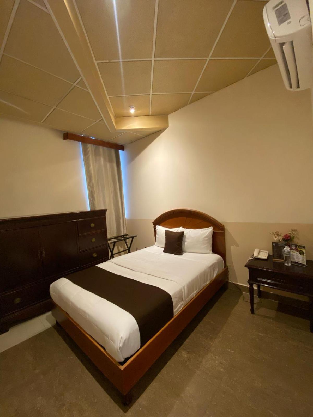El Regio Hotel Monterrey Exterior photo