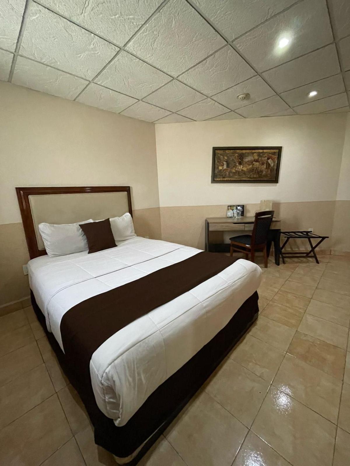 El Regio Hotel Monterrey Exterior photo