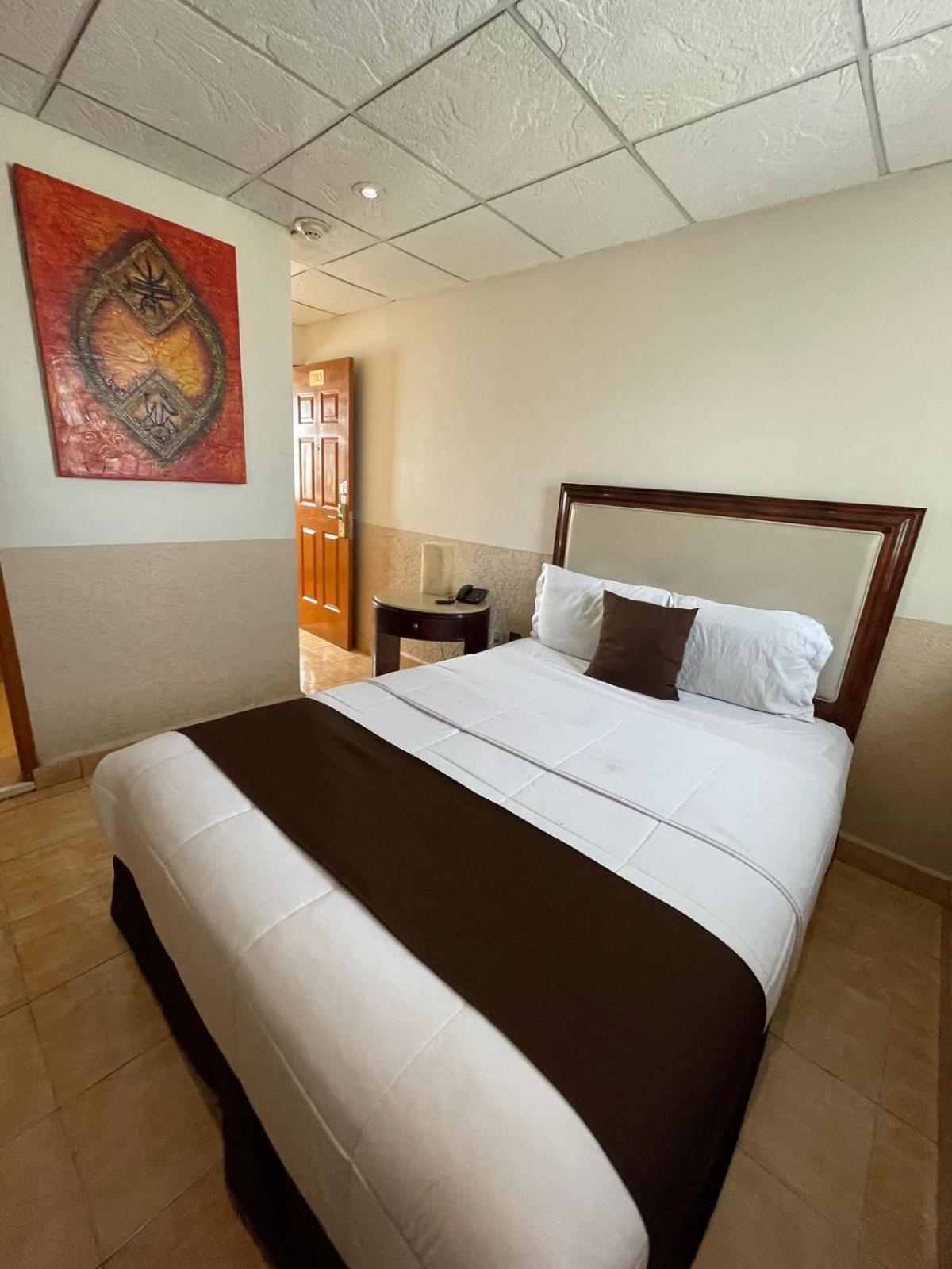 El Regio Hotel Monterrey Exterior photo